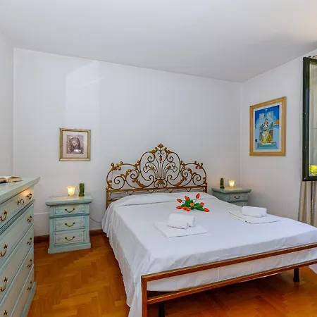 Casa Patrizia Lejlighed Desenzano del Garda